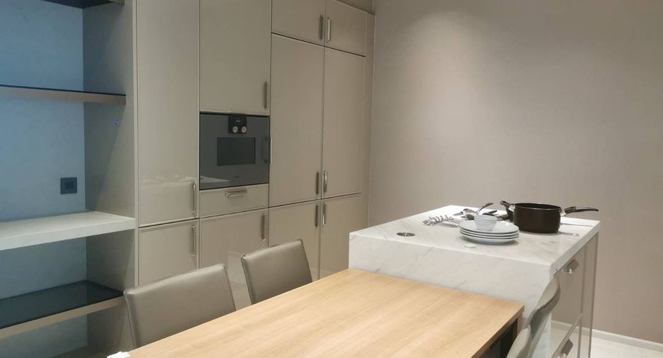 For rent 2 bedrooms condo in Khlong Toei, Bangkok
