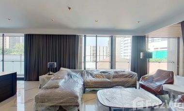 For rent 3 bedrooms condo in Khlong Toei, Bangkok