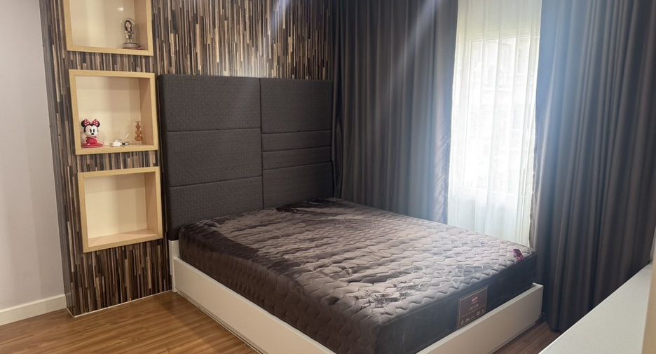For rent 2 bedrooms condo in Khlong San, Bangkok