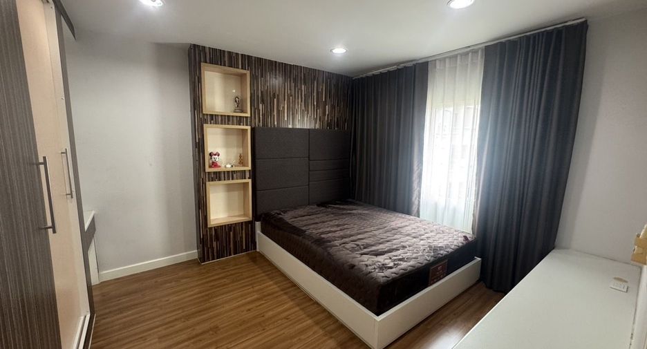 For rent 2 bedrooms condo in Khlong San, Bangkok