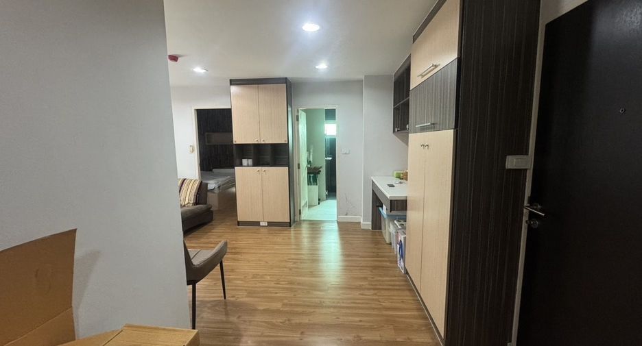 For rent 2 bedrooms condo in Khlong San, Bangkok