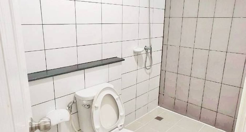 Haus zur Miete mit 3 Zimmer in Bang Phli, Samut Prakan