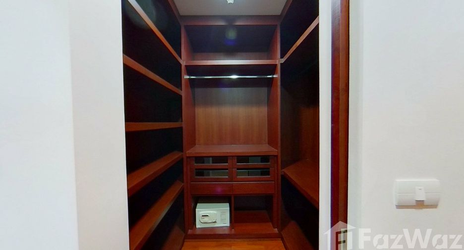Wohnung zur Miete mit 3 Zimmer in Watthana, Bangkok
