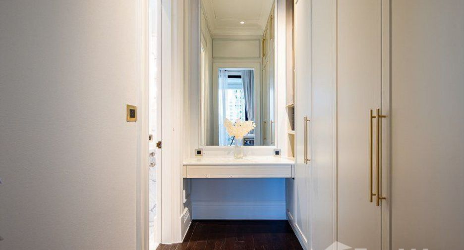 For rent 2 bedrooms condo in Pathum Wan, Bangkok