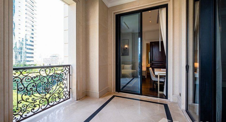 For rent 2 bedrooms condo in Pathum Wan, Bangkok