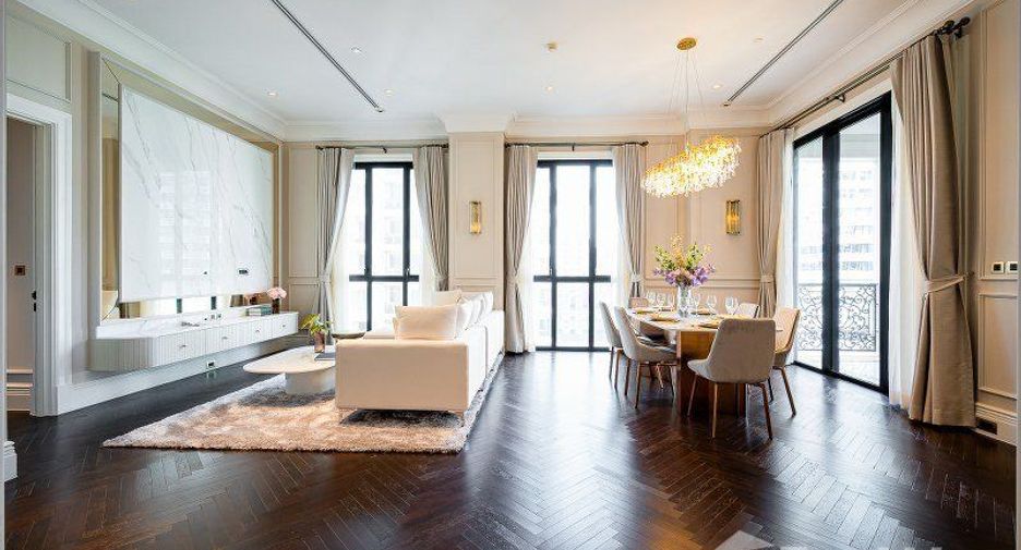 For rent 2 bedrooms condo in Pathum Wan, Bangkok