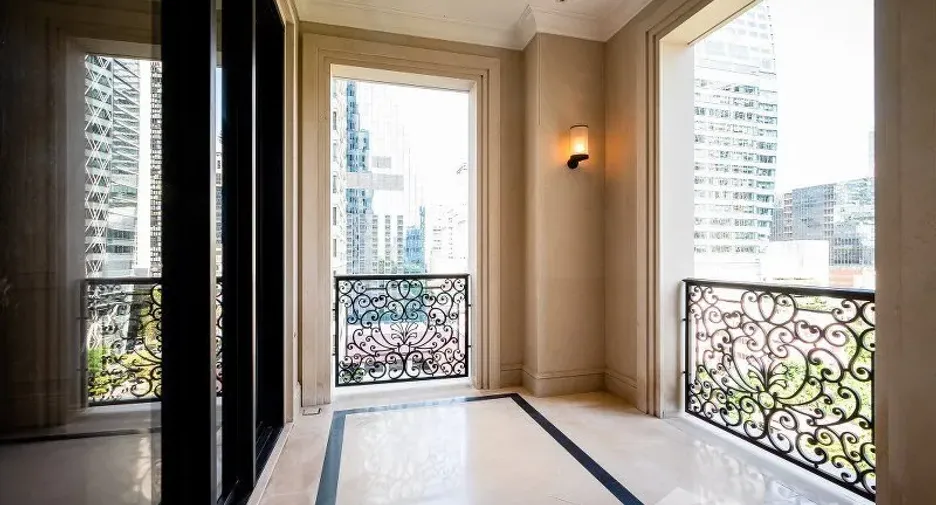 For rent 2 bedrooms condo in Pathum Wan, Bangkok