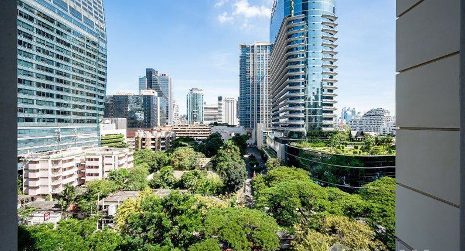 For rent 2 bedrooms condo in Pathum Wan, Bangkok