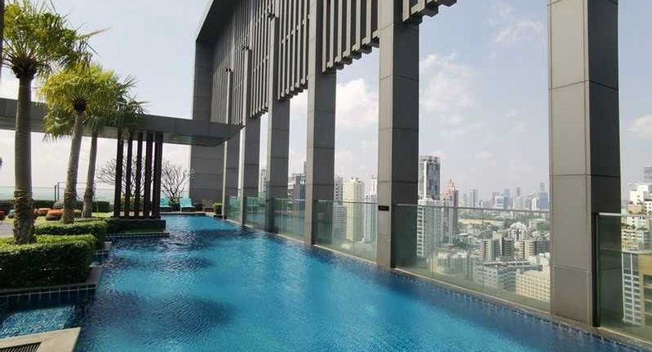 For rent 1 bed condo in Khlong Toei, Bangkok