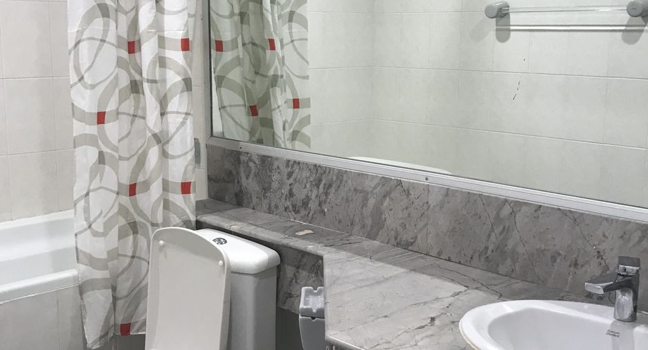 For rent 3 bedrooms condo in Watthana, Bangkok