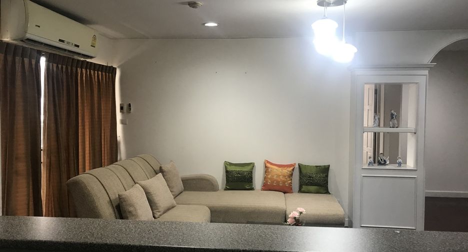 For rent 3 bedrooms condo in Watthana, Bangkok