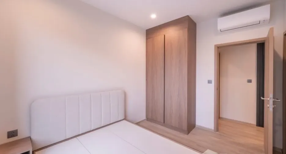 For rent 2 bedrooms condo in Huai Khwang, Bangkok