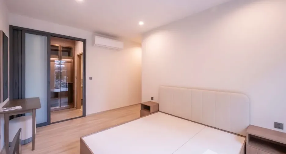 For rent 2 bedrooms condo in Huai Khwang, Bangkok