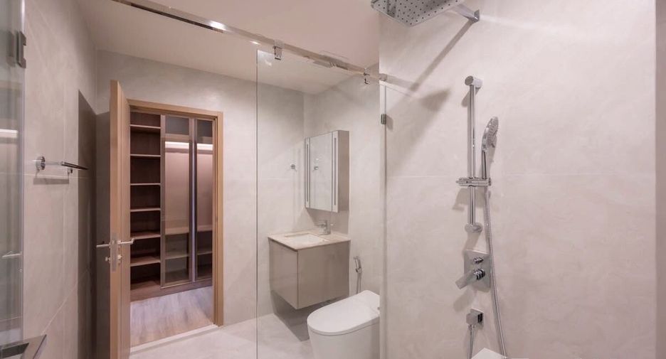 For rent 2 bedrooms condo in Huai Khwang, Bangkok