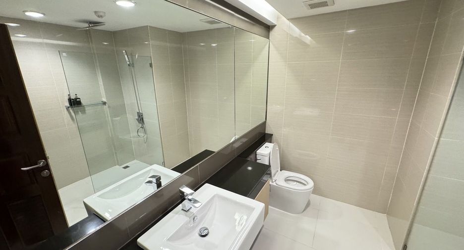 For rent 3 bedrooms apartment in Pathum Wan, Bangkok