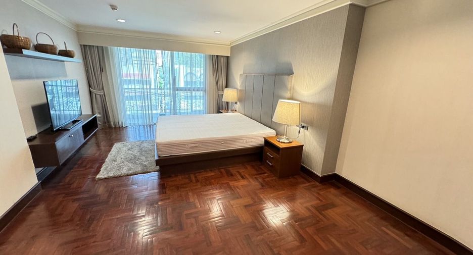 For rent 3 bedrooms apartment in Pathum Wan, Bangkok