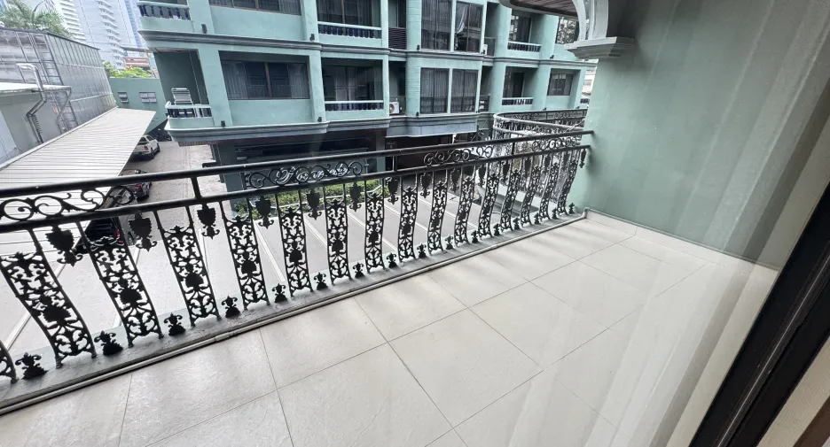 For rent 3 bedrooms apartment in Pathum Wan, Bangkok