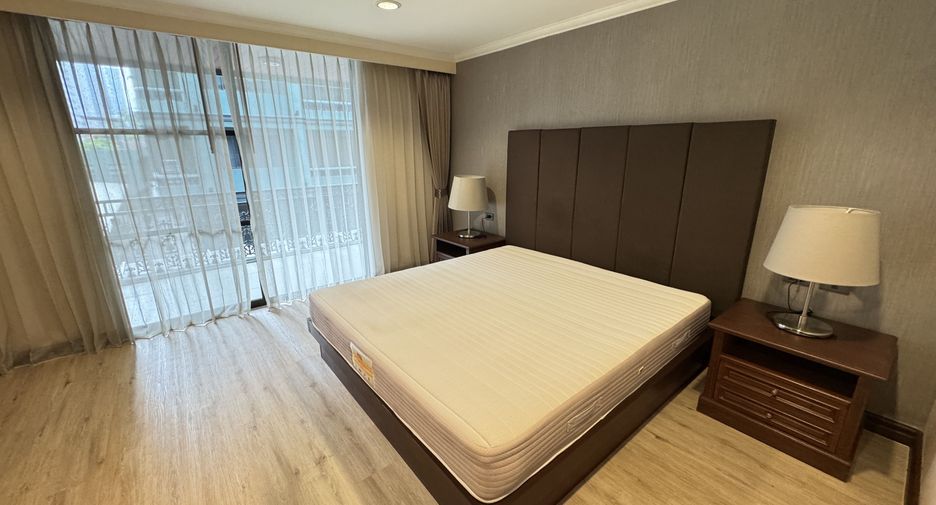 For rent 3 bedrooms apartment in Pathum Wan, Bangkok