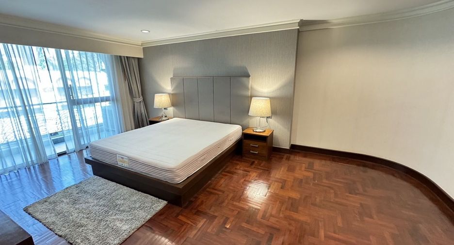 For rent 3 bedrooms apartment in Pathum Wan, Bangkok