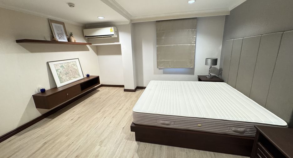 For rent 3 bedrooms apartment in Pathum Wan, Bangkok