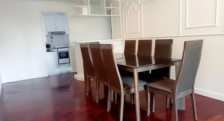 Condo en alquiler de 3 habitaciones en Khlong Toei, Bangkok