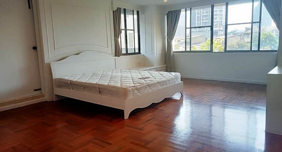 Condo en alquiler de 3 habitaciones en Khlong Toei, Bangkok