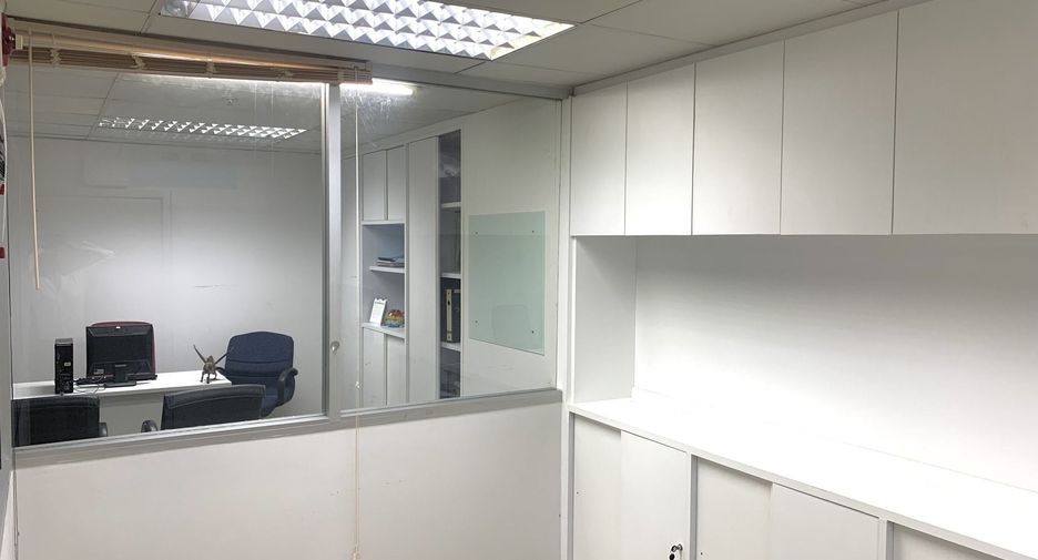 À louer bureau à Bang Rak, Bangkok