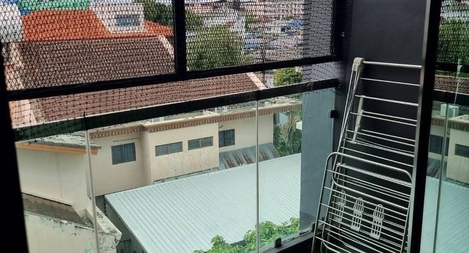 For rent 2 bedrooms condo in Wang Thonglang, Bangkok