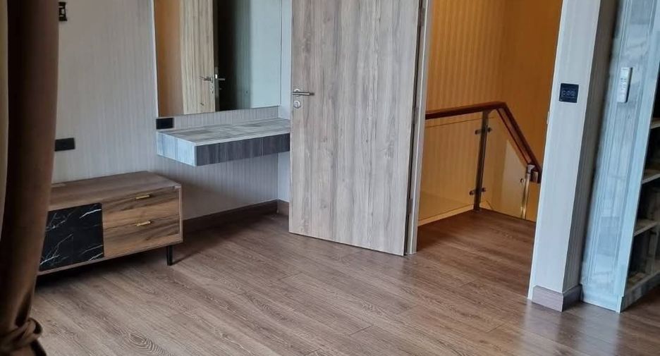 For rent 2 bedrooms condo in Wang Thonglang, Bangkok