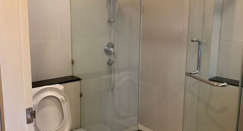 For rent 2 bedrooms condo in Sathon, Bangkok