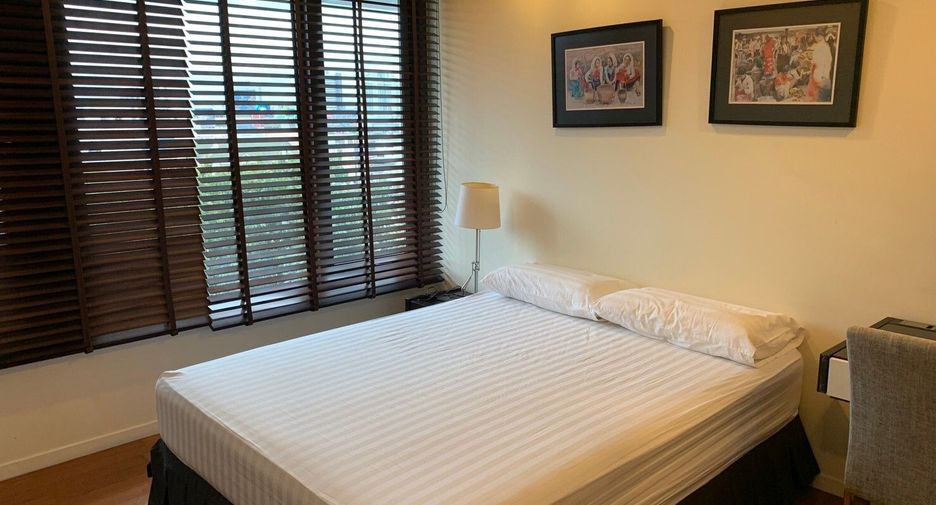For rent 2 bedrooms condo in Sathon, Bangkok