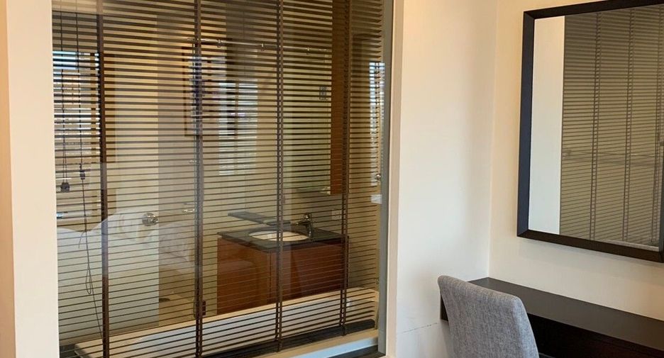 For rent 2 bedrooms condo in Sathon, Bangkok