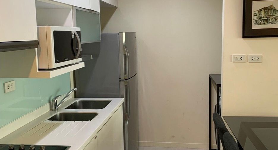 For rent 2 bedrooms condo in Sathon, Bangkok