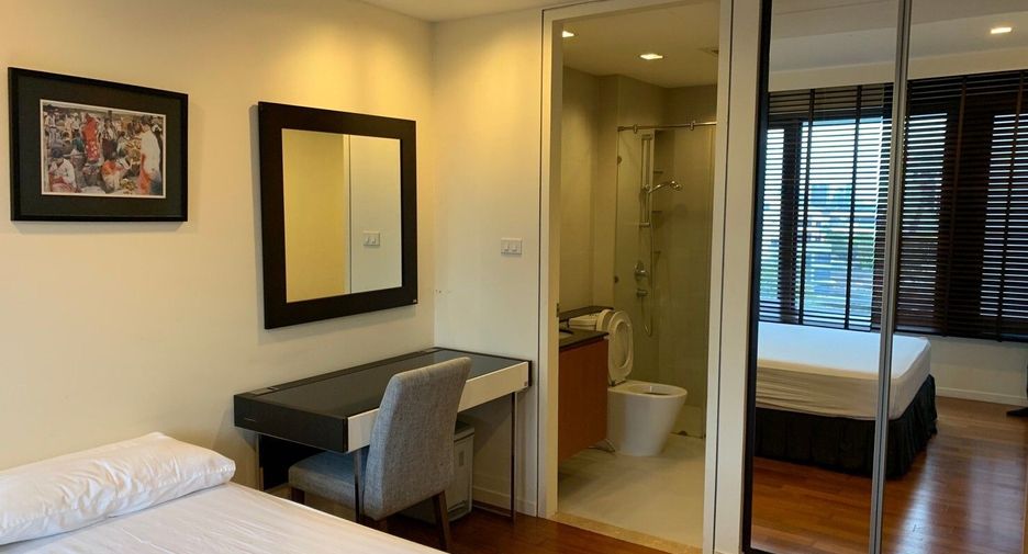 For rent 2 bedrooms condo in Sathon, Bangkok