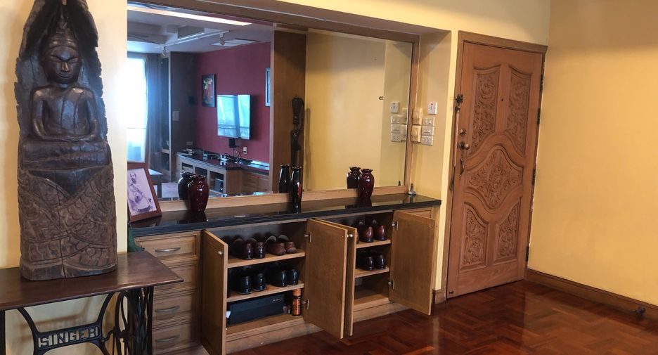 Wohnung zur Miete mit 3 Zimmer in Khlong Toei, Bangkok