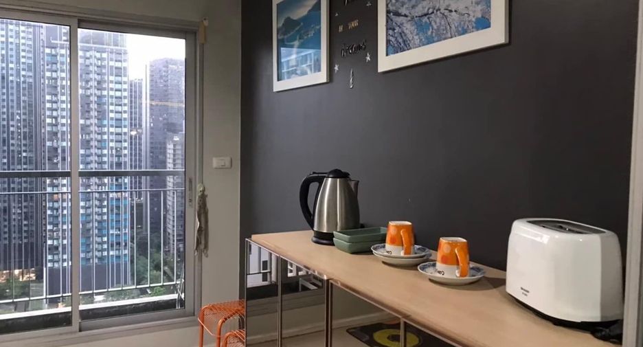 Condo en alquiler de 2 habitaciones en Huai Khwang, Bangkok