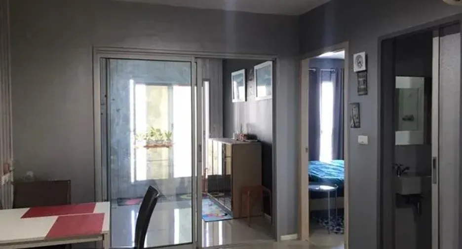 Condo en alquiler de 2 habitaciones en Huai Khwang, Bangkok