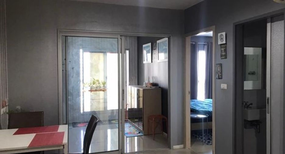 For rent 2 bedrooms condo in Huai Khwang, Bangkok