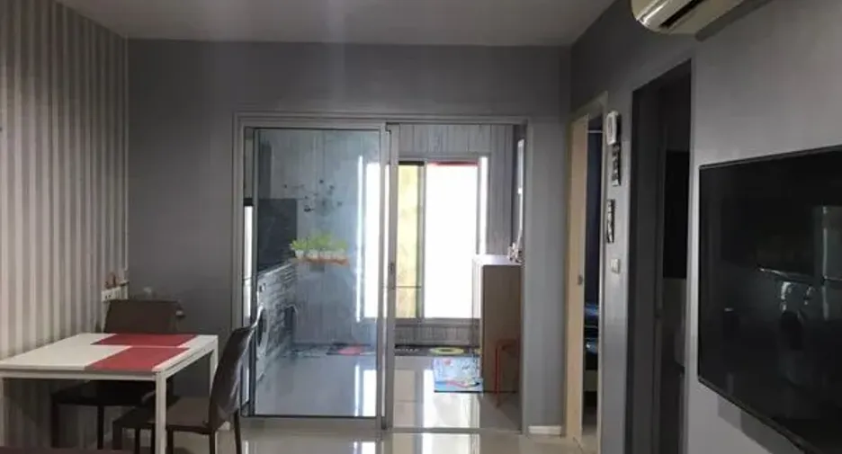 Condo en alquiler de 2 habitaciones en Huai Khwang, Bangkok