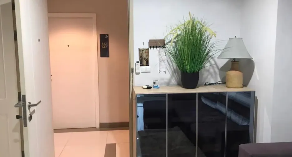 Condo en alquiler de 2 habitaciones en Huai Khwang, Bangkok