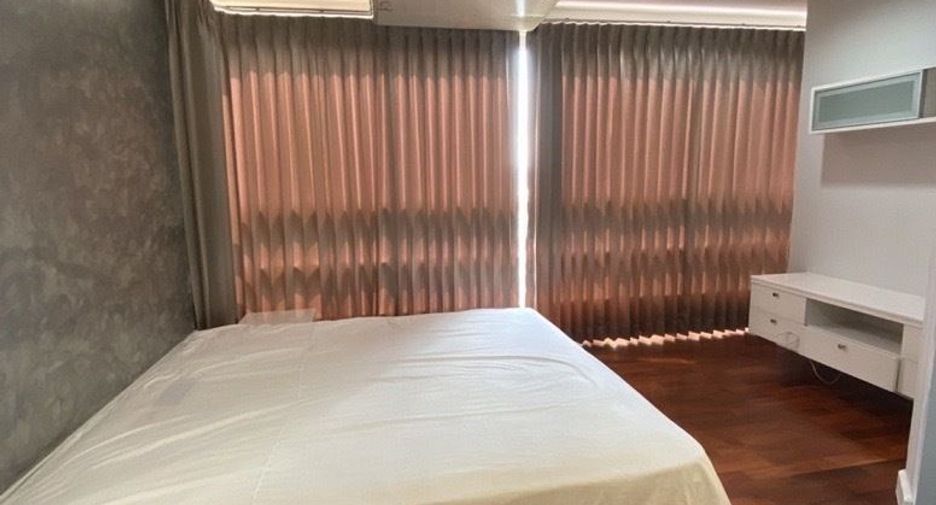 For rent 2 bedrooms condo in Ratchathewi, Bangkok