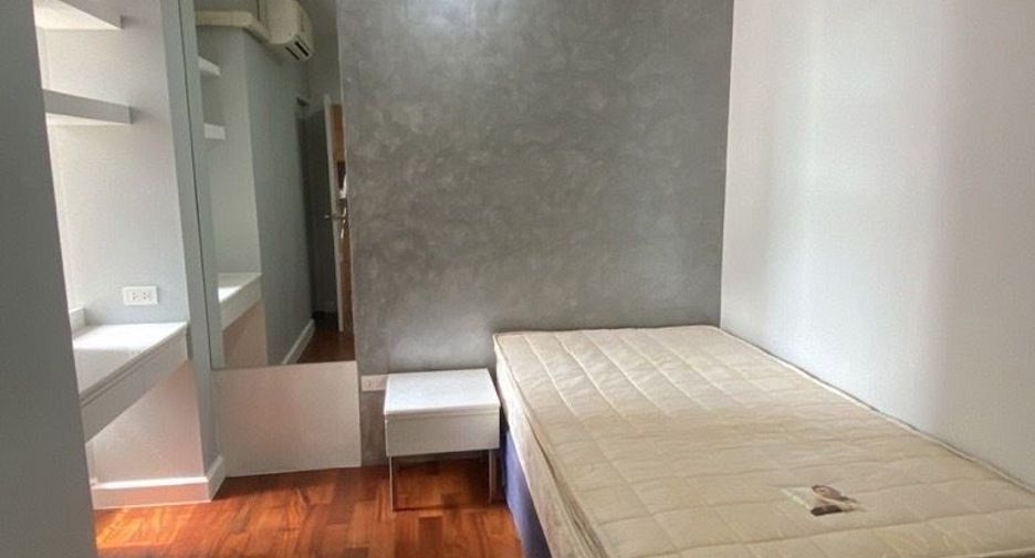 For rent 2 bedrooms condo in Ratchathewi, Bangkok