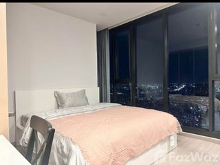 Condo en alquiler de 3 habitaciones en Huai Khwang, Bangkok