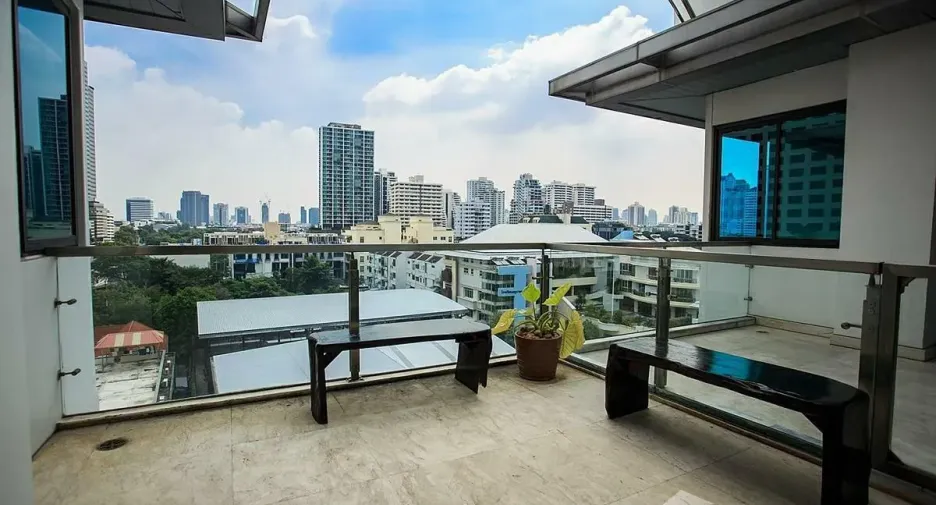 For rent 3 bedrooms condo in Watthana, Bangkok