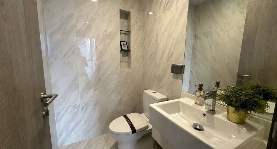 For rent 2 bedrooms condo in Khlong Toei, Bangkok
