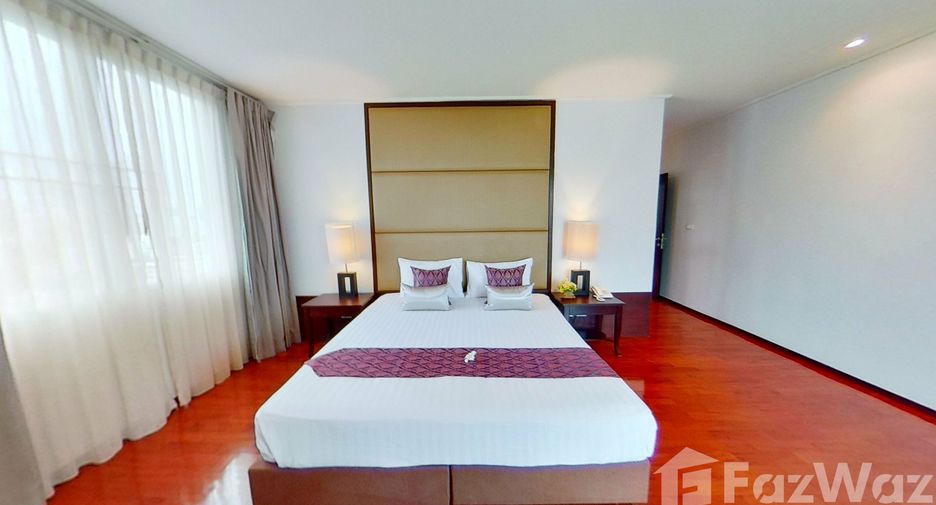 For rent 2 bedrooms condo in Watthana, Bangkok