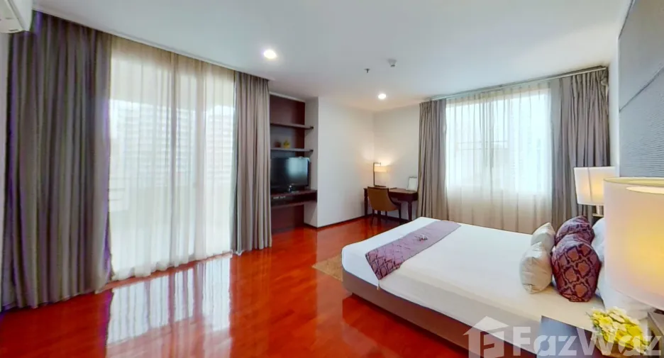 For rent 2 bedrooms condo in Watthana, Bangkok