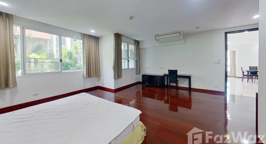 For rent 2 bedrooms apartment in Watthana, Bangkok