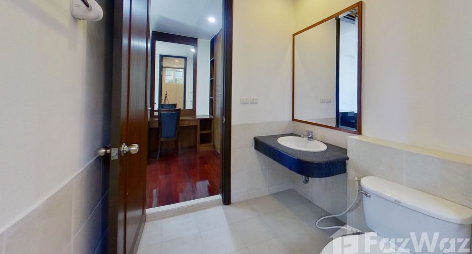 For rent 2 bedrooms apartment in Watthana, Bangkok