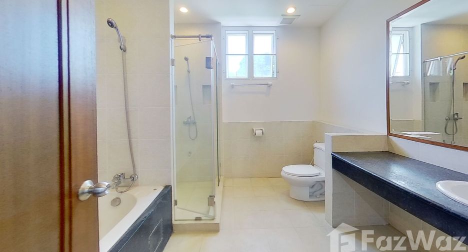 For rent 2 bedrooms apartment in Watthana, Bangkok